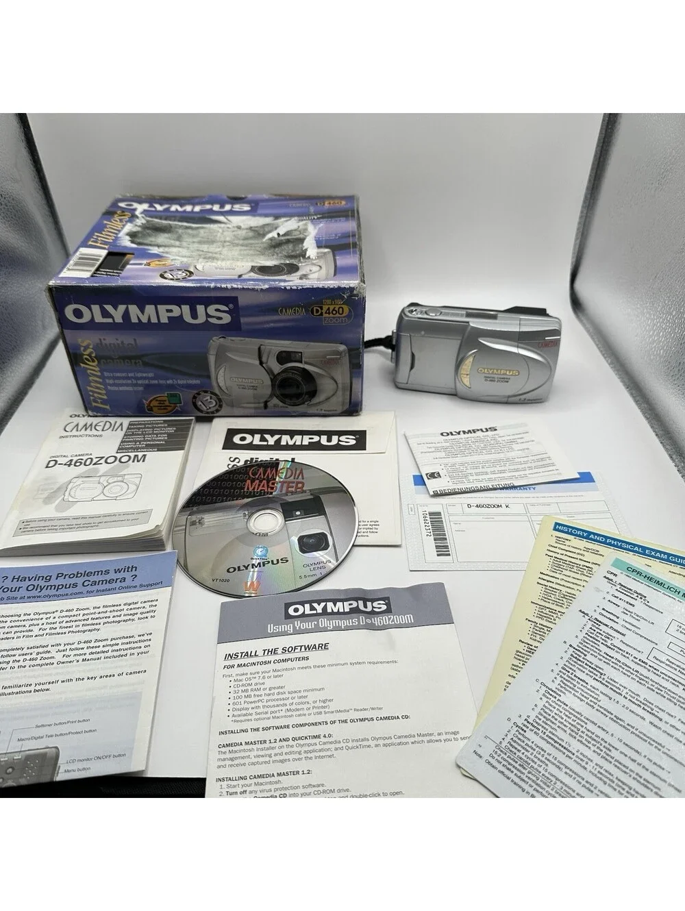 Olympus D-450 Zoom Silver 1.3mp Digital Camera 3x Optical Zoom Box Manual Case